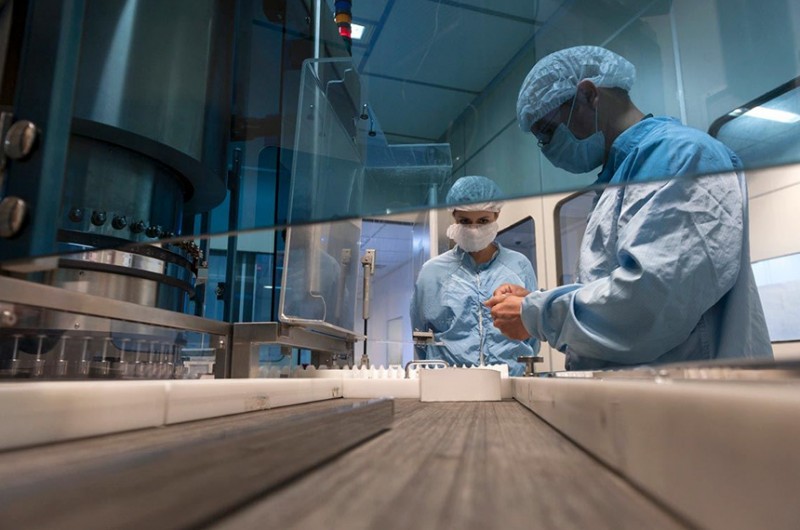 Sancionada com vetos lei que autoriza quebra de patente de vacinas