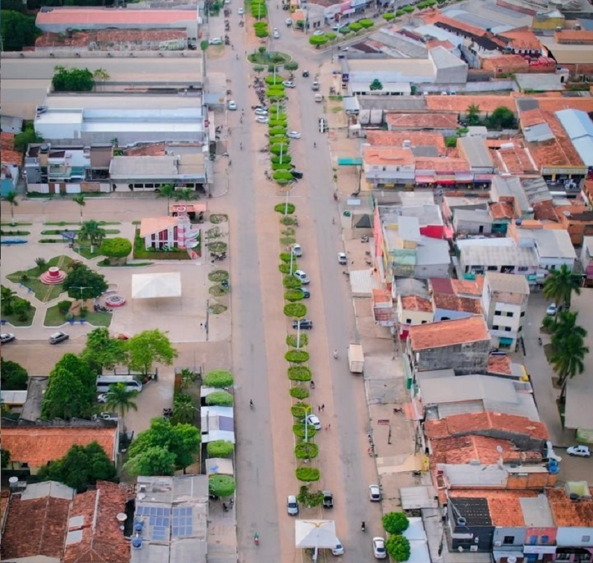 Deputada Edna Silva se reúne com DENIT para sinalização do trecho urbano da BR-222 em Buriticupu - MA