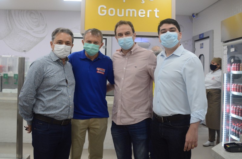 Governo do Estado marca presença na inauguração do Mix Mateus em Ubatuba