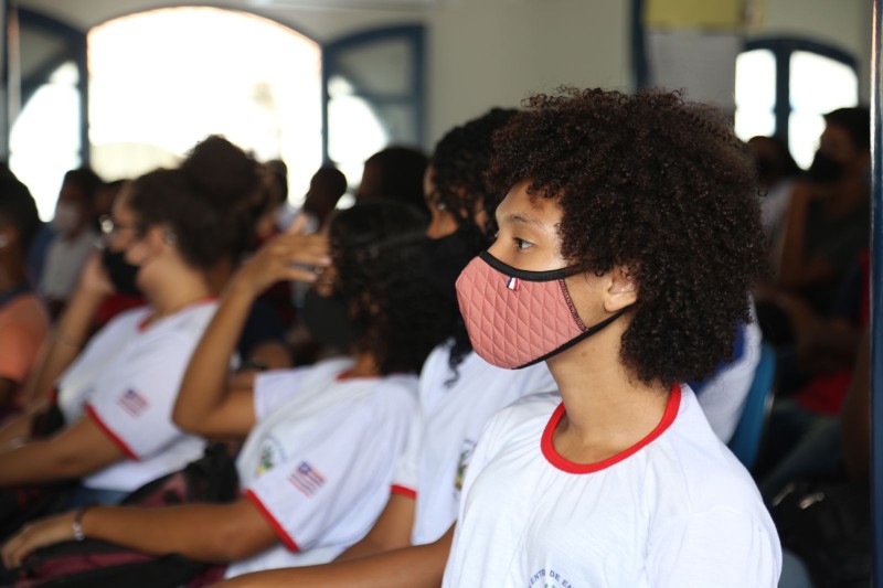 Em alusão ao Dia Nacional de Combate às Drogas e ao Alcoolismo, Caps AD realiza ação em escola da capital