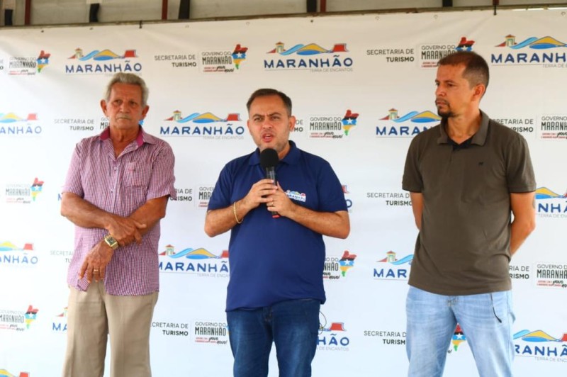 Governo do Maranhão entrega obras do turismo em Atins e Tutóia