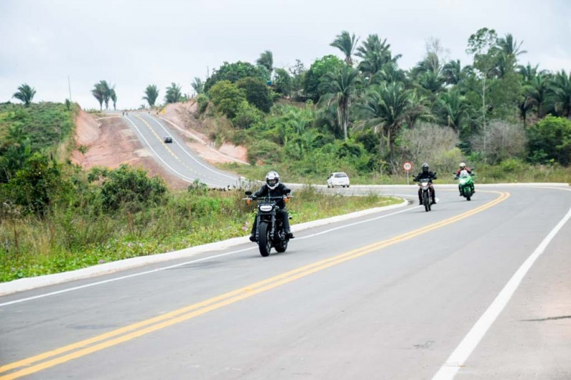 Governador Flávio Dino inaugura MA-119 e realiza ações sociais em Santa Luzia e Altamira