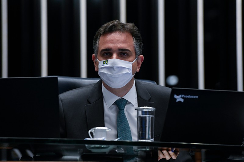 Pacheco anuncia fim do 'mal-entendido' entre Omar Aziz e Forças Armadas