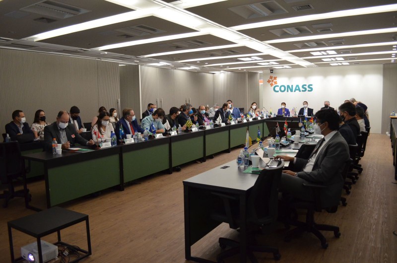 Em Brasília, secretário Carlos Lula discute efeitos da vacinação no controle da pandemia