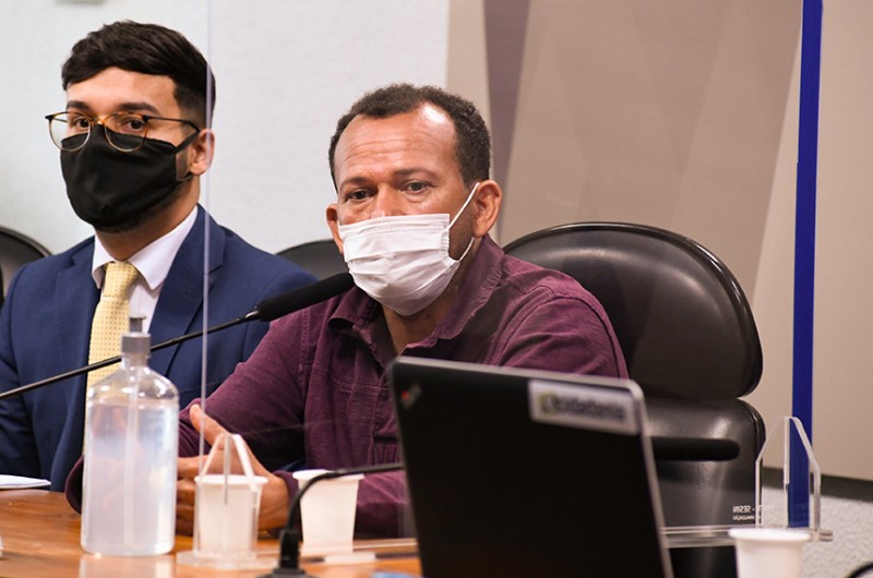 Tolentino alega mal-estar para não ir à CPI; motoboy Ivanildo comparece e confirma saques