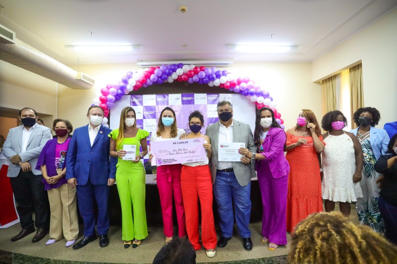 Governo entrega Prêmio 15 anos de Políticas Públicas para Mulheres em reconhecimento às produções científicas