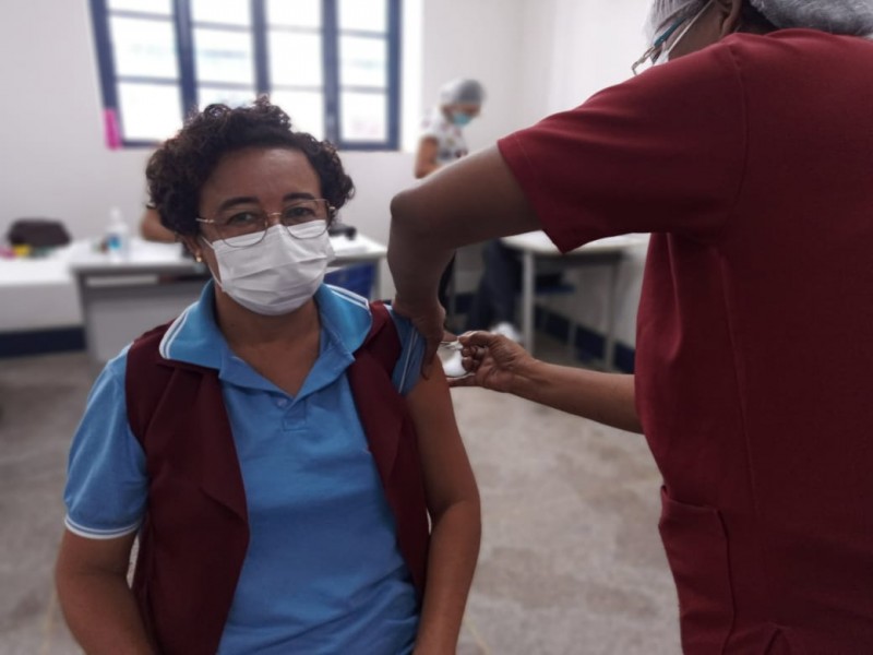 Servidores da Funac recebem segunda dose da vacina contra Covid -19