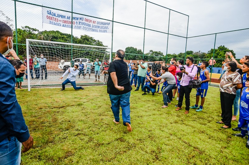 Presidente Juscelino recebe Arenhinha, ambulância e novo pacote de obras durante agenda do governador na cidade