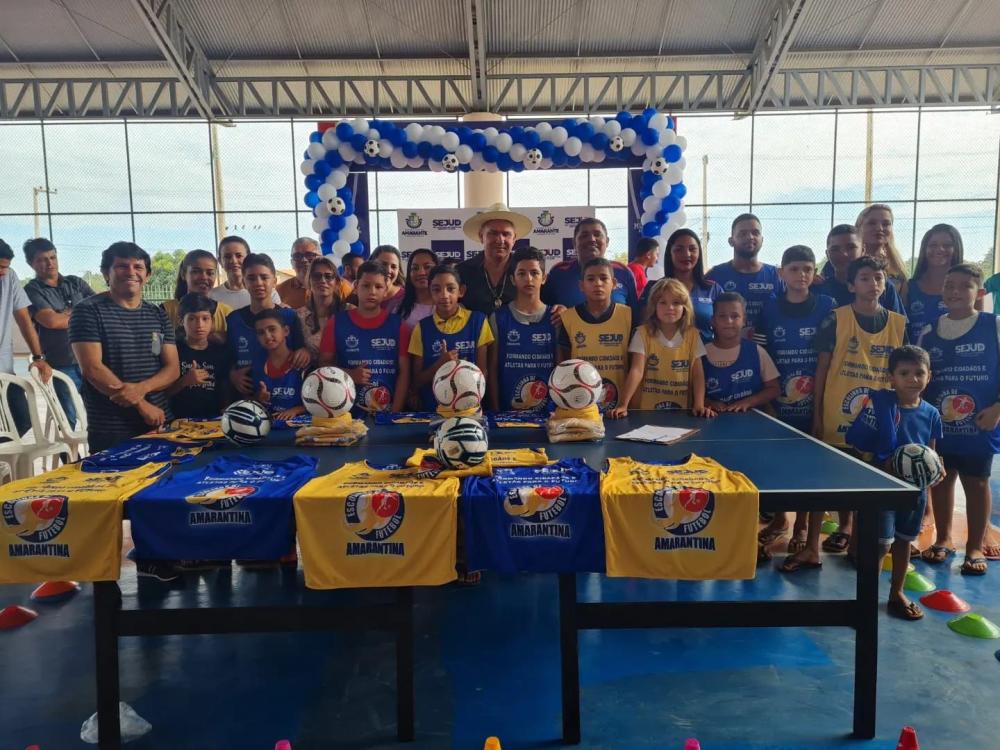 Prefeitura de Amarante realiza ponta pé inicial da Escolinha de Futebol