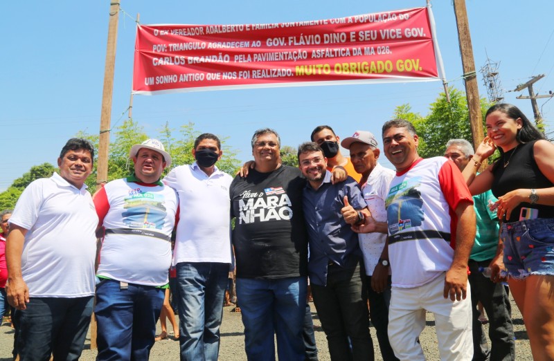 Flávio Dino entrega via asfaltada e abre licitação para construir Hospital em Dom Pedro