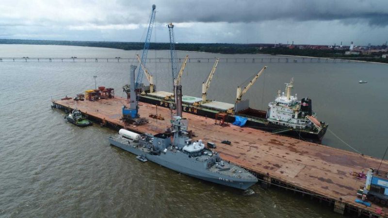 Marinha aciona 2 navios para levar tanques de oxigênio ao AP e PA 