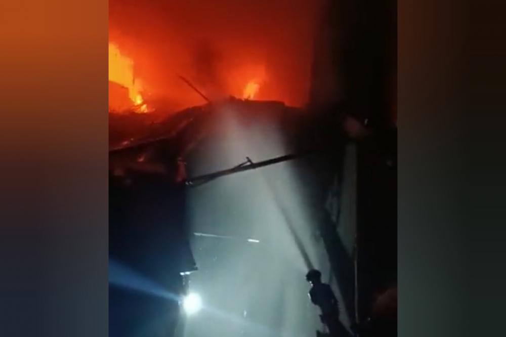 Vídeo: Momentos de pânico, desespero e correria é registrado na hora que o Shopping Rio Anil de São Luís - MA pega fogo