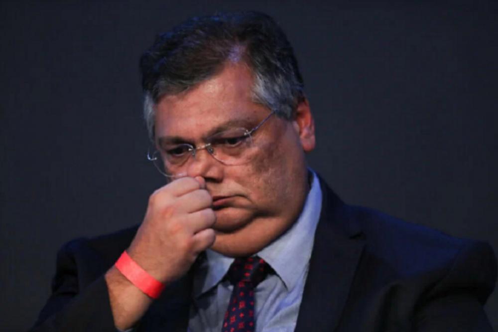 Flávio Dino irá apreender armas e suspender registros de CACs através de recenseamento 