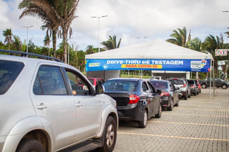 População aprova drive-thru de testagem para a Covid-19 montado pelo Governo