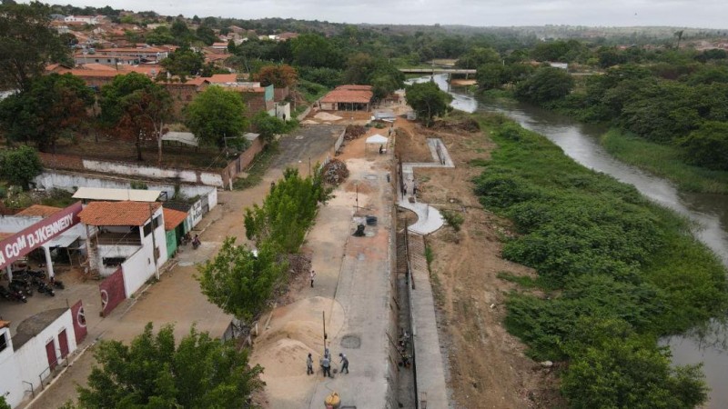 Governo do Estado avança com urbanização da Avenida Beira Rio, em Colinas
