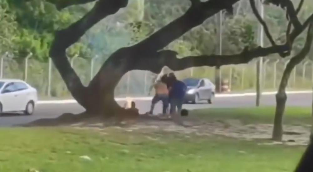 Homem é atingido por chamas de motocicleta que pilotava na Avenida dos Franceses em São Luís - MA