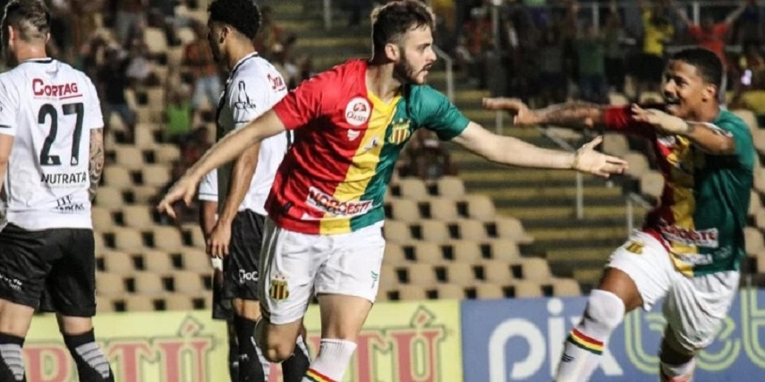 Sampaio vence Ponte Preta por 2 a 1 e cola no G-4 do Brasileirão Série B