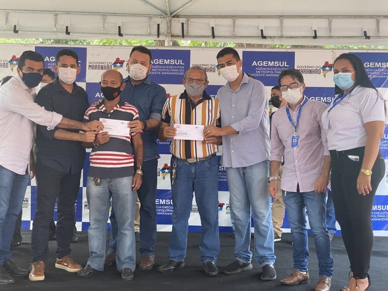 Mototaxistas, taxistas e profissionais de aplicativos de Imperatriz recebem Auxílio João Mototáxi