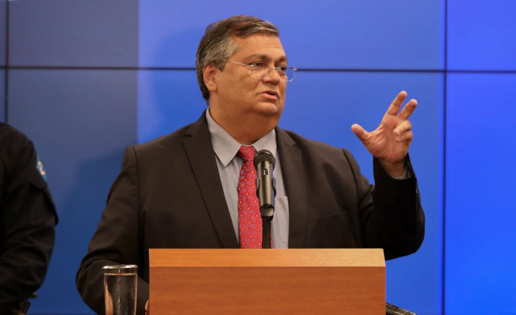Atos antidemocráticos em Brasília escancara a primeira falha de Flávio Dino como ministro