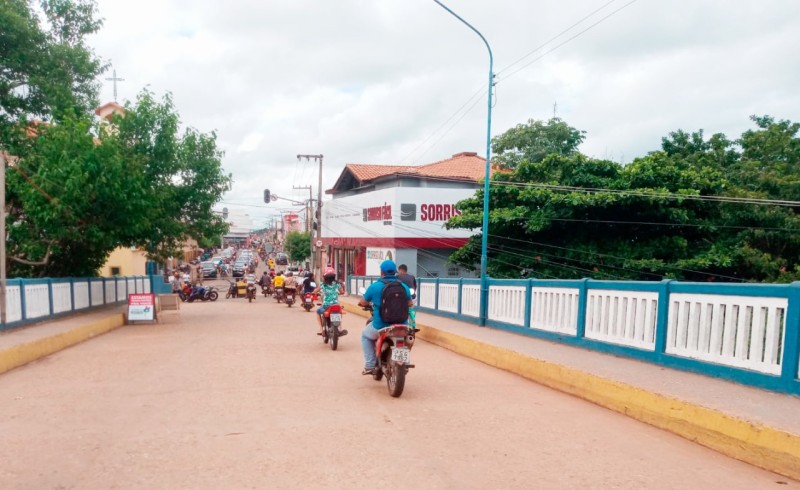Trânsito na ponte sobre o Rio Itapecuru, em Coroatá, é restabelecido