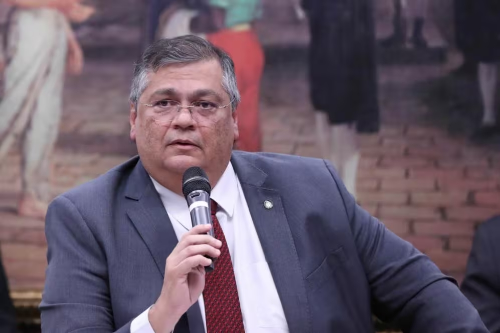 Flávio Dino mentiu na CCJ ao dizer que não estava no Ministério da Justiça no dia 08 de janeiro