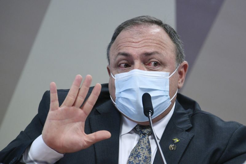 Na volta à CPI, Pazuello diz que governo decidiu não intervir no AM
