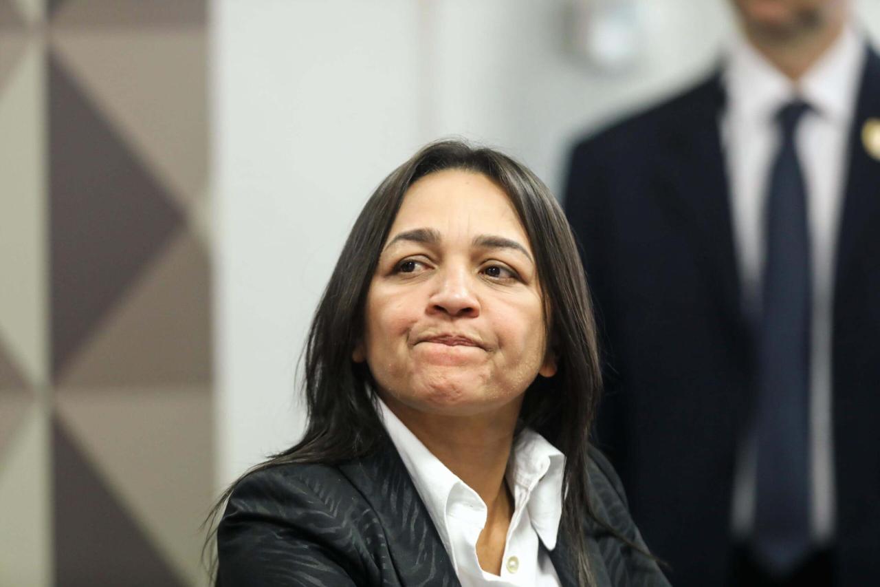 Eliziane Gama leva uma enxurrada de críticas no Instagram após publicar que é 