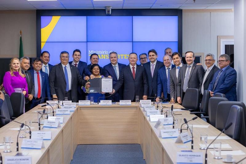 Ordem de serviço da obra na BR-135 garante pavimentação em concreto rígido de 74 km