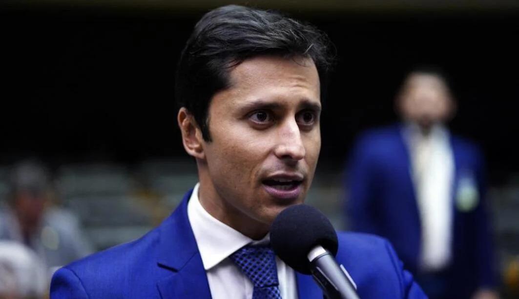 Duarte Jr é denunciado à Polícia Civil do DF por emeaças ao deputado André Fernandes