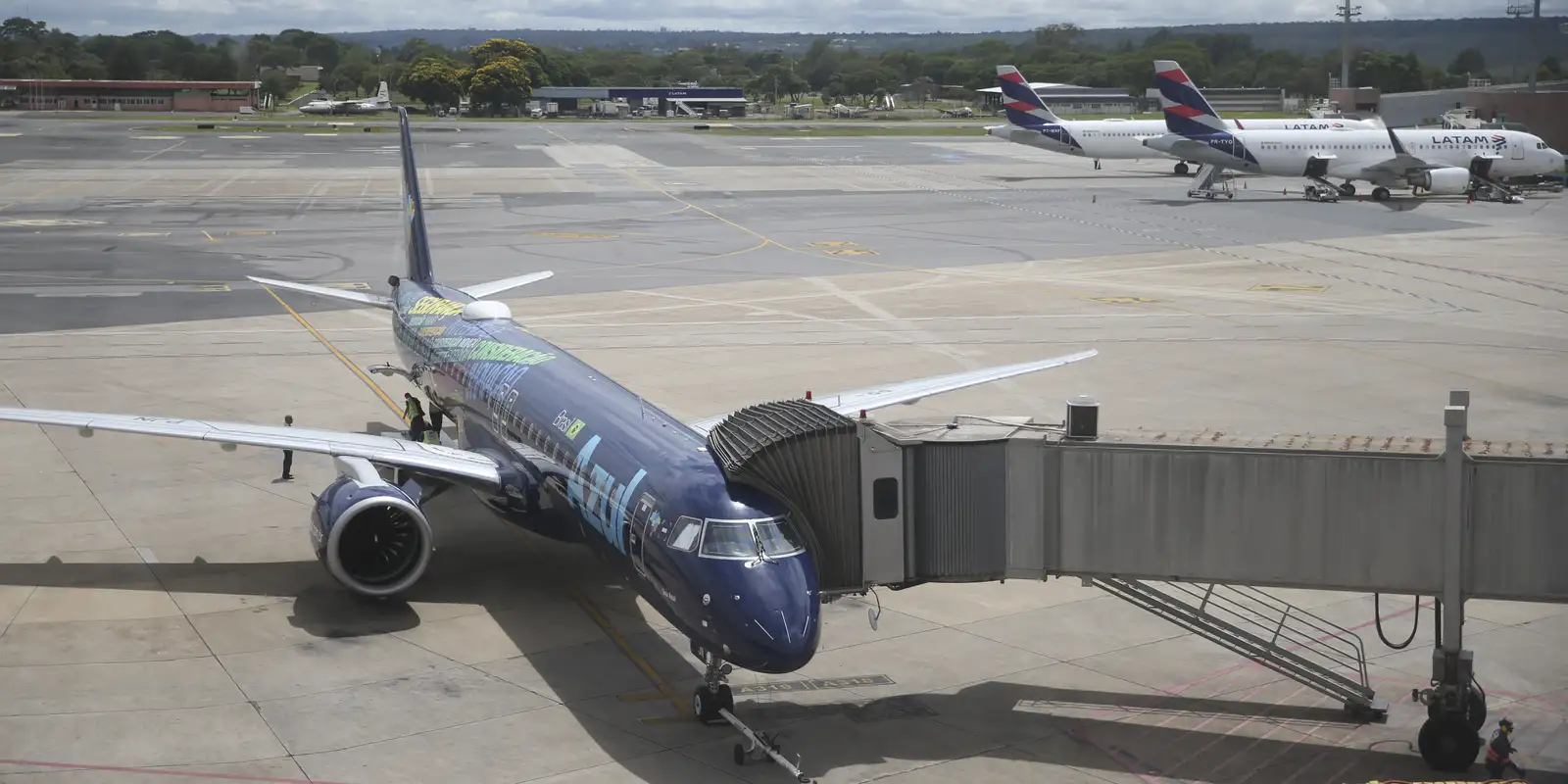 CMN regulamenta linha emergencial de crédito para companhias aéreas