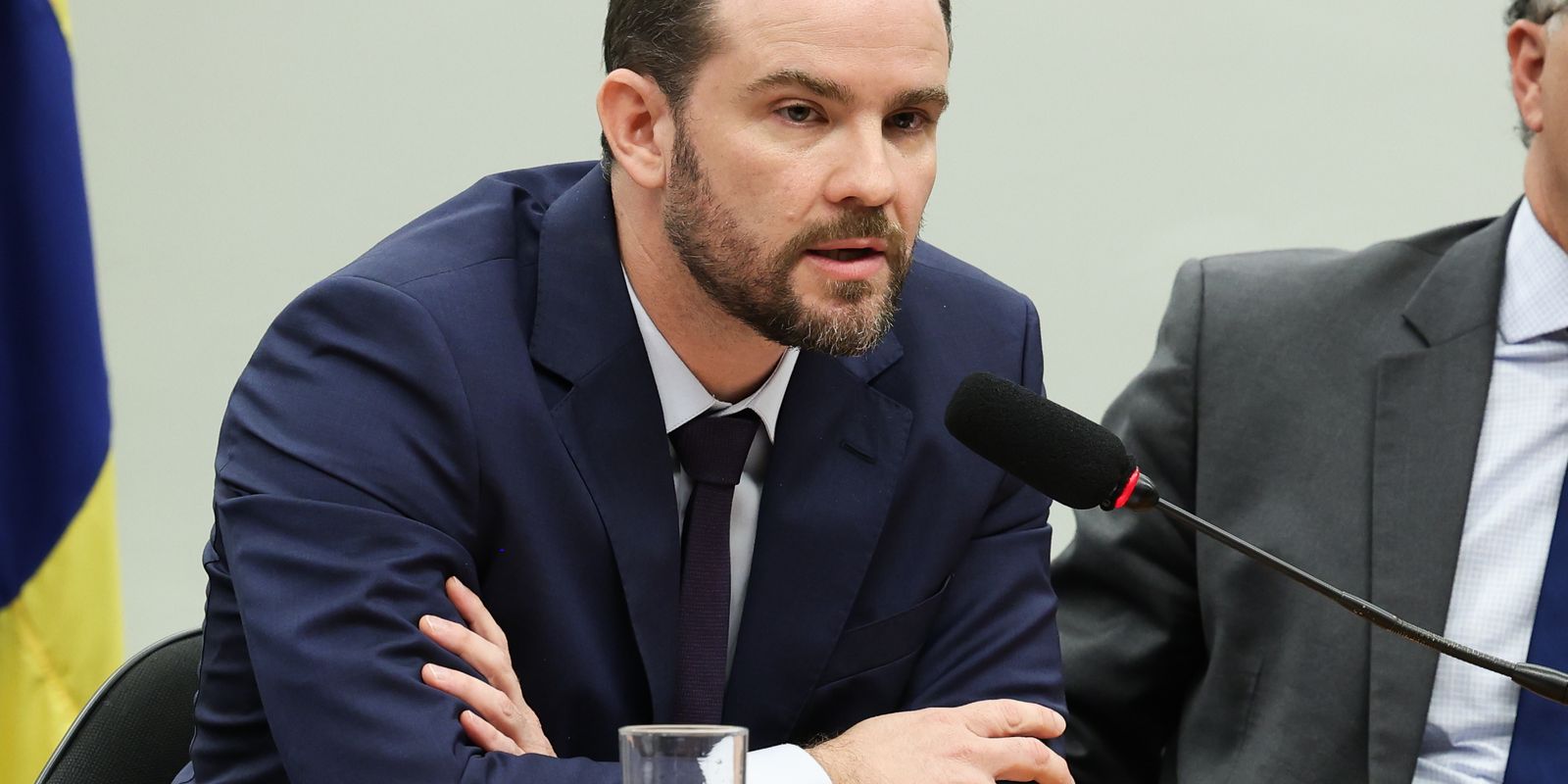 Dario Durigan viaja à França para agenda do G7 focada em inteligência artificial e minerais estratégicos