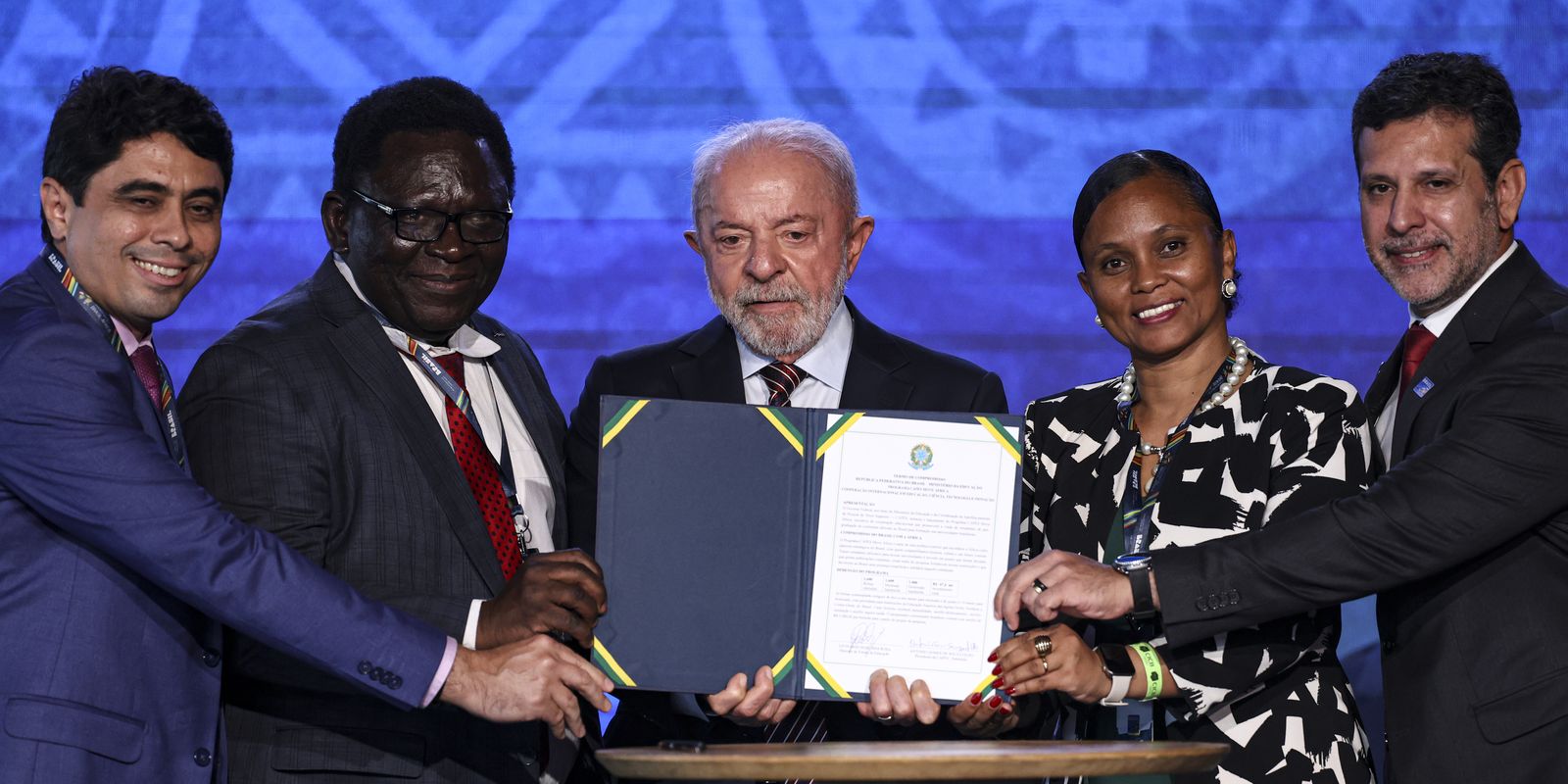 Educação e universidades: Base para a soberania e consciência entre Brasil e África