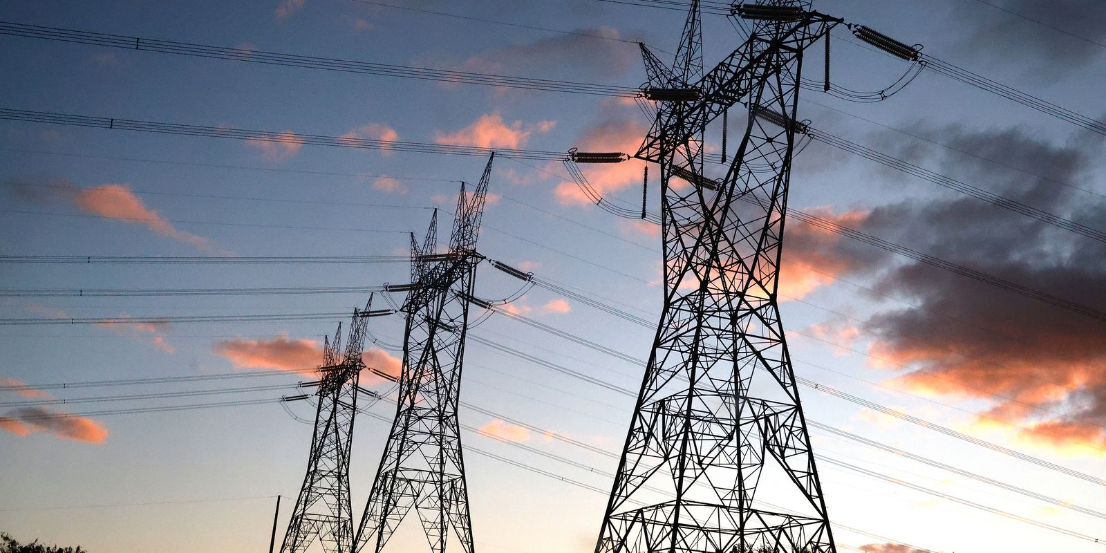 Governo federal renova contratos de distribuidoras de energia em 13 estados, exigindo mais qualidade e investimentos