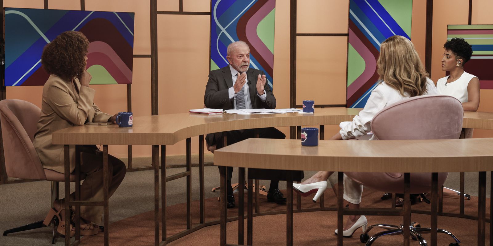 Lula reforça fiscalização de preços dos combustíveis e debate minerais críticos e bets