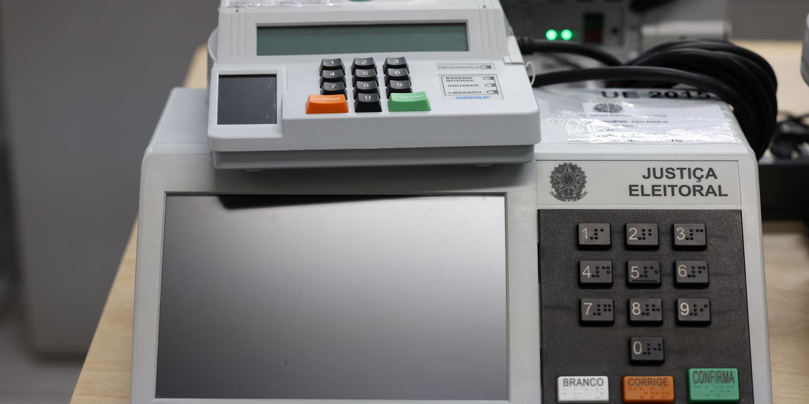 Pesquisa revela que desinformação sobre eleições mira principalmente urnas eletrônicas