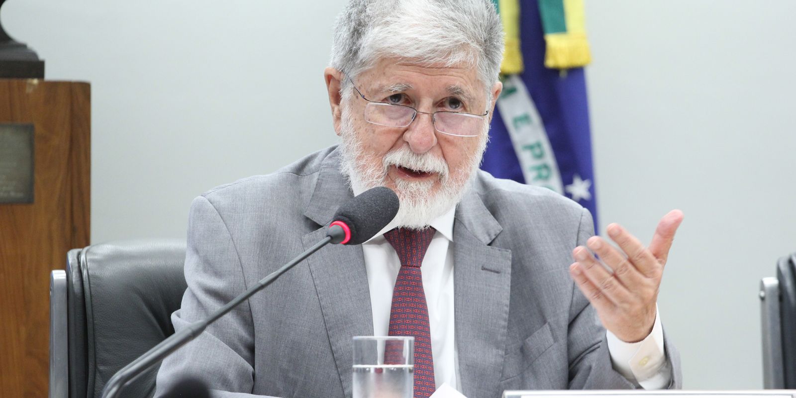 Celso Amorim alerta contra intervenção externa e defende soberania no combate ao crime organizado