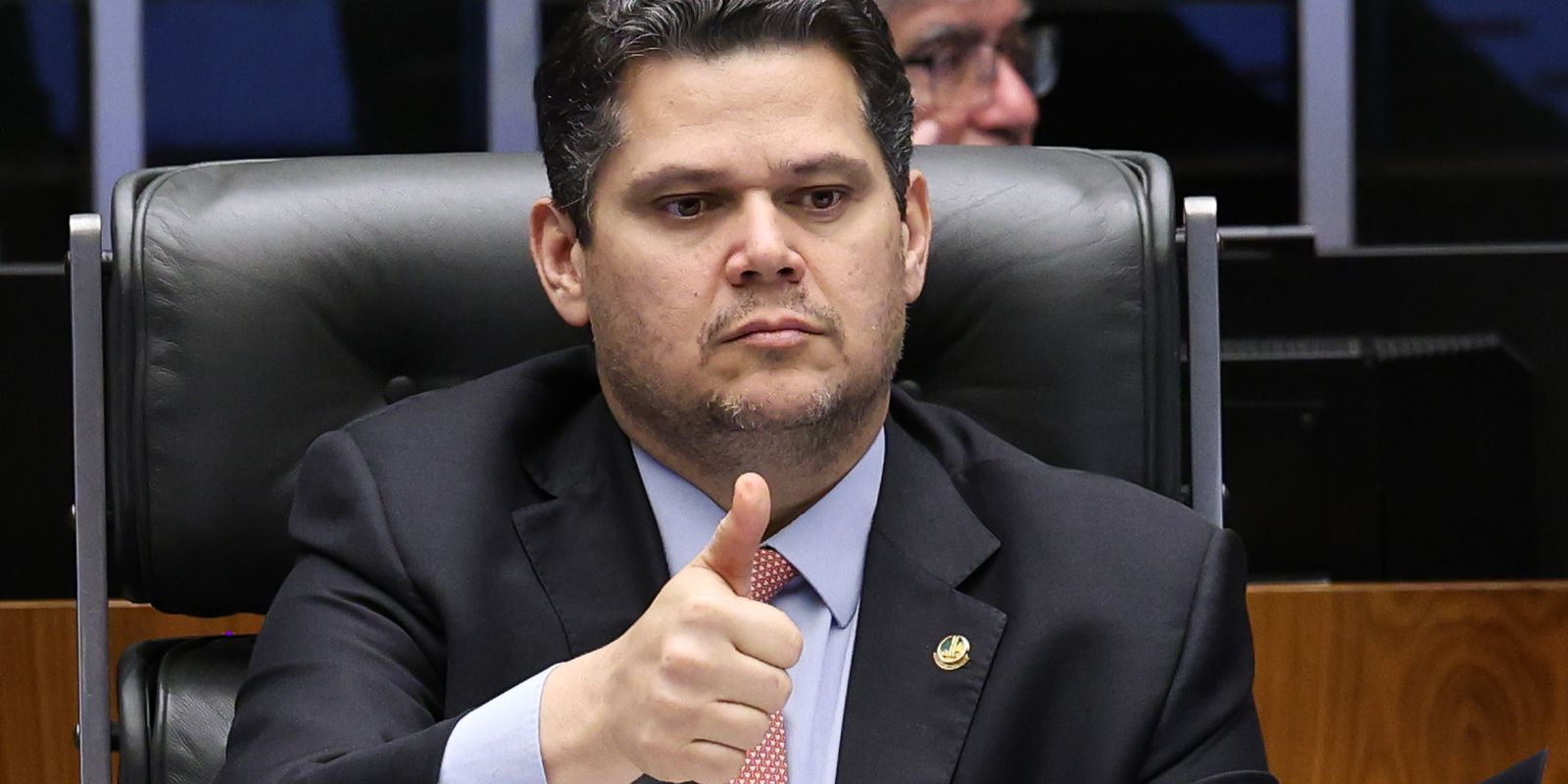 Alcolumbre defende debate aprofundado sobre a PEC da jornada de trabalho no Senado