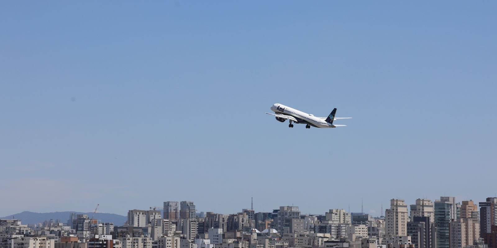 Brasil atinge marca histórica de passageiros em voos domésticos em 2026