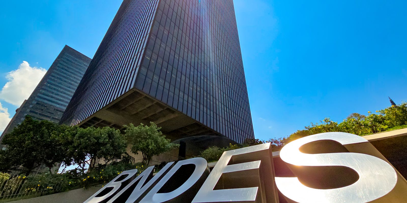 Lula atribui sucesso do BNDES à confiança e anuncia R$ 140 bilhões em financiamento para a indústria