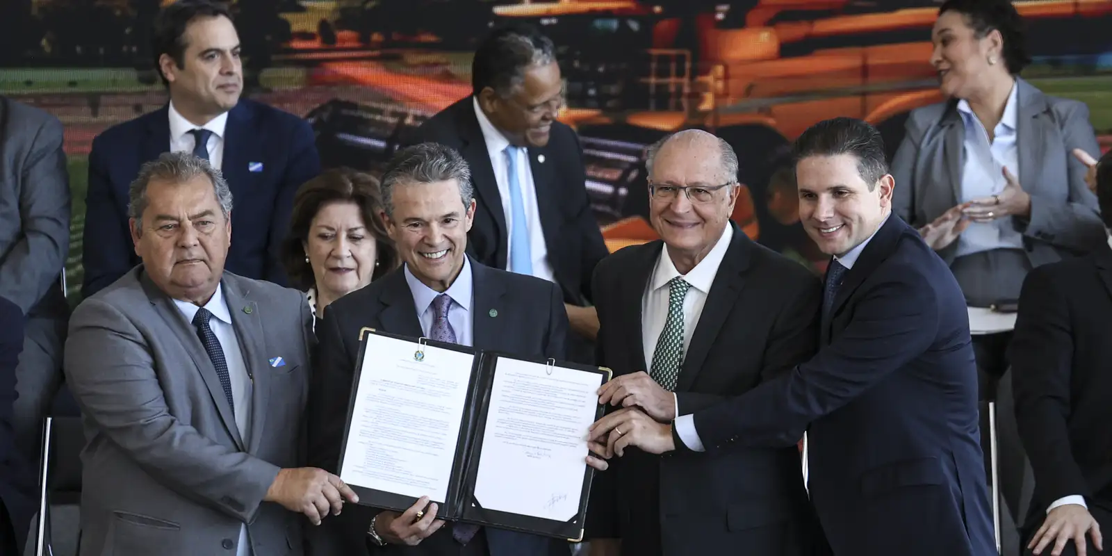 Governo federal lança Plano Safra 2026/2027 com R$ 525,1 bilhões para o agronegócio