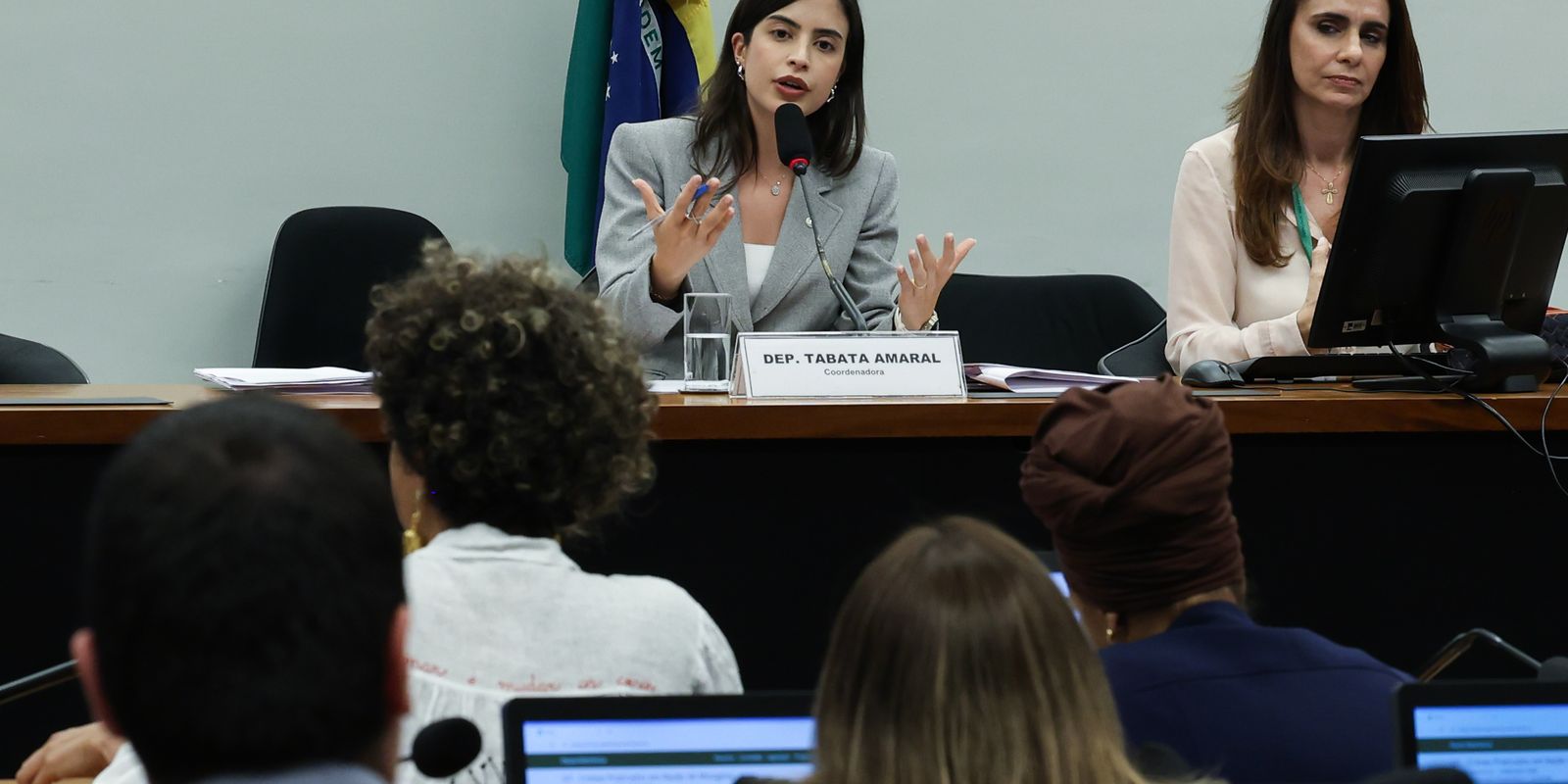 Câmara dos Deputados avança com proposta que criminaliza misoginia