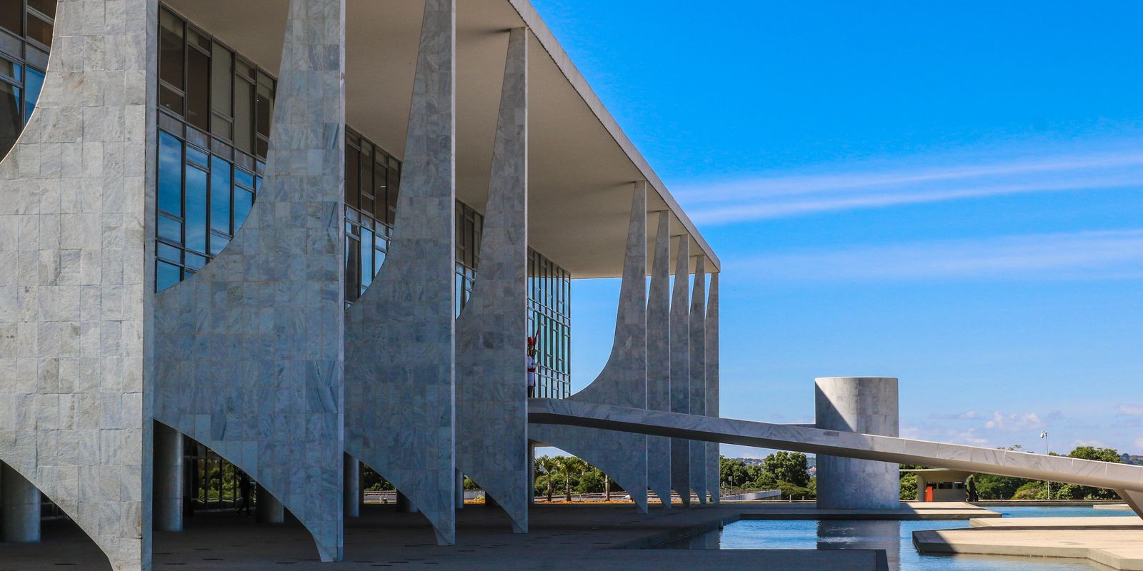 Brasil avalia acionar a Lei de Reciprocidade em resposta a ações unilaterais dos EUA