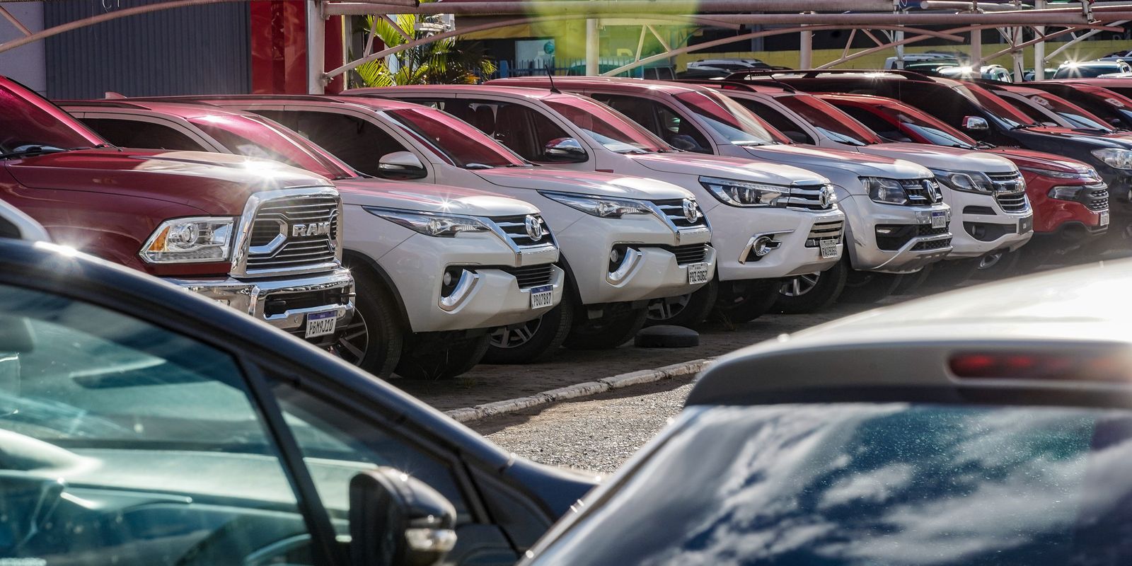Fenabrave registra alta de 16,01% nos emplacamentos de veículos novos no primeiro semestre