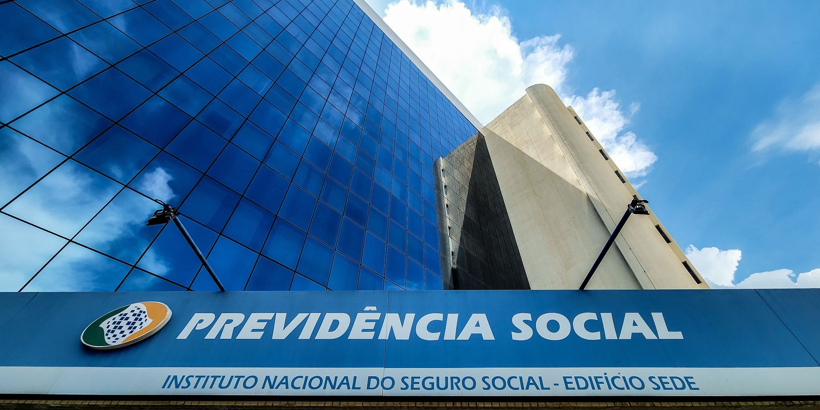 Polícia Federal indicia 48 em esquema de descontos ilegais no INSS, incluindo Careca do INSS