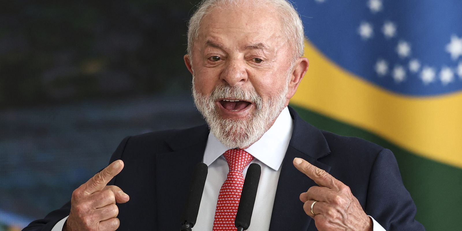 Lula critica Estados Unidos após revogação de visto de embaixadora brasileira