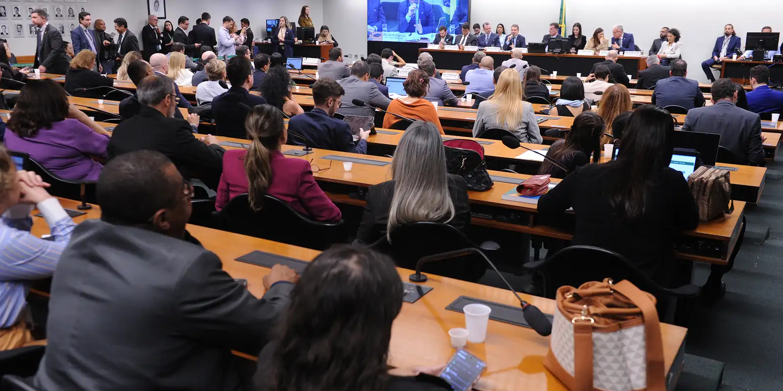 Câmara dos Deputados instala comissão especial para debater a redução da maioridade penal