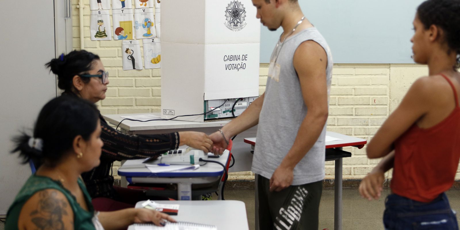 Envelhecimento da população faz eleitorado jovem encolher 22% no Brasil em 16 anos