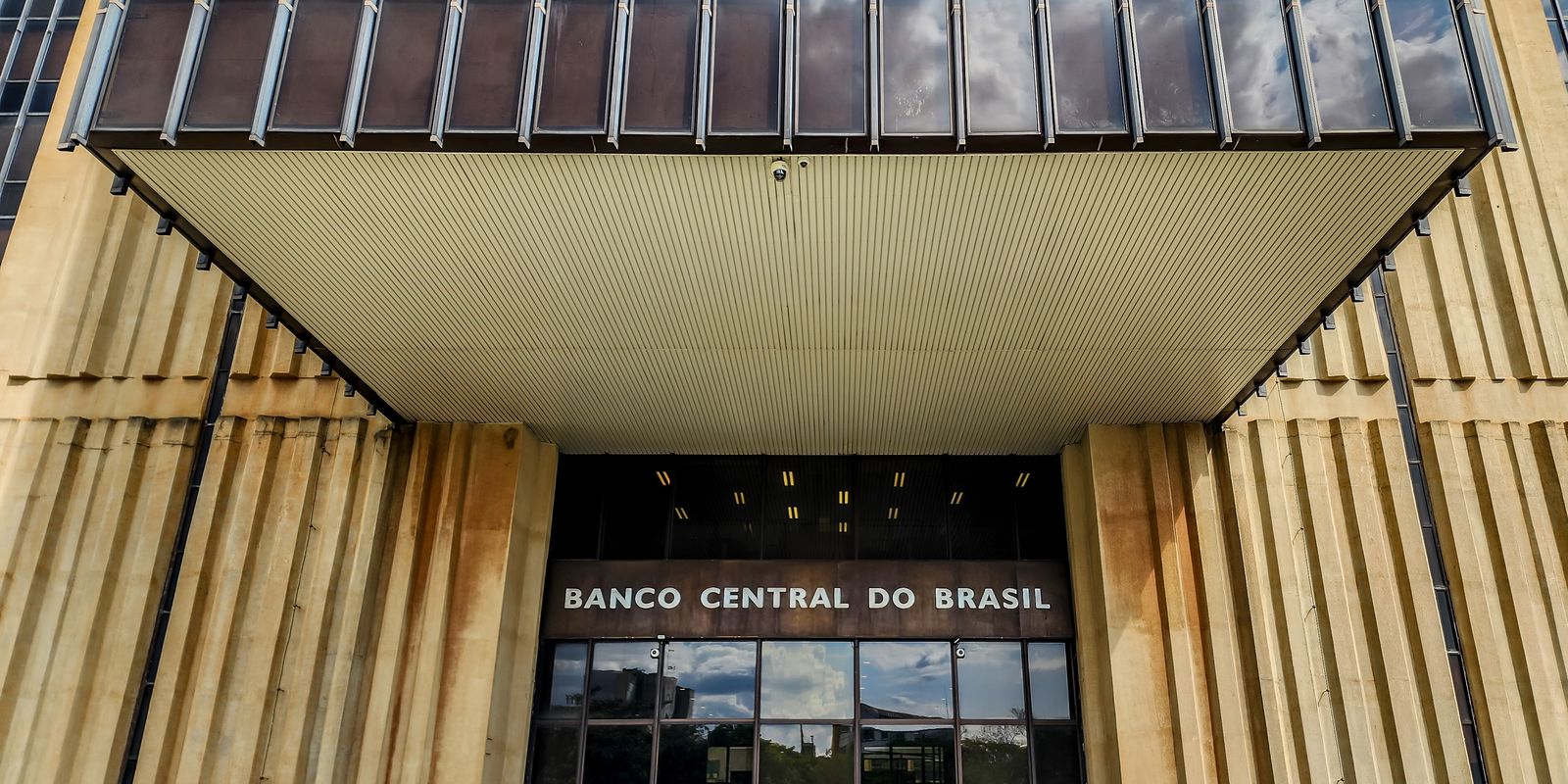 Copom inicia reunião para definir a taxa Selic diante da queda nas projeções da inflação