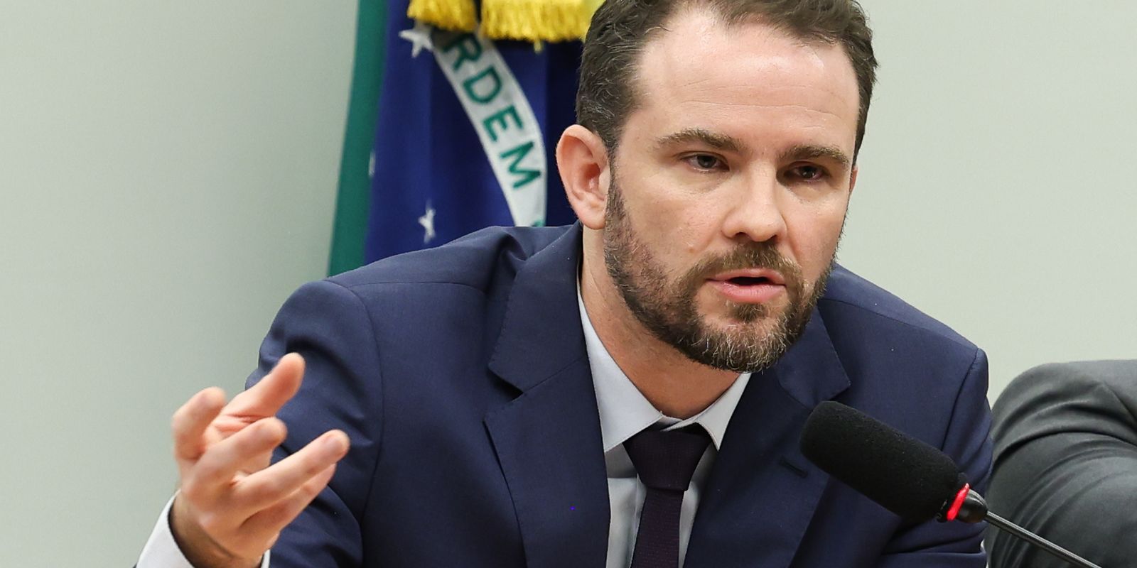 Dario Durigan rejeita acusações de inércia frente à crise do BRB