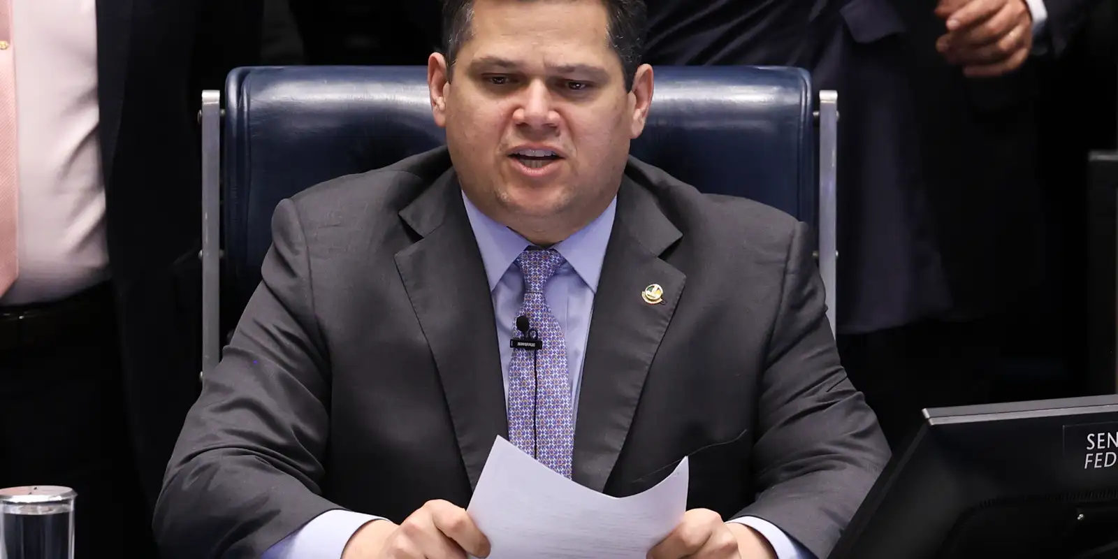 Governo cobra de Davi Alcolumbre a comissão da MP da taxa das blusinhas no Congresso